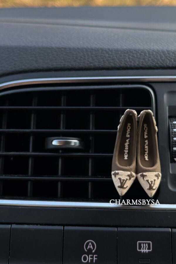 Car Charm - Louis Vuitton - Pump - Bruin
