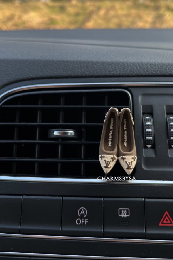 Car Charm - Louis Vuitton - Pump - Bruin